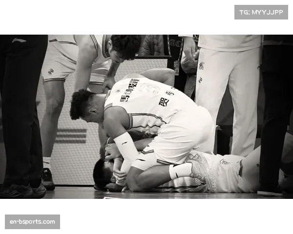 深圳新星冯熙瑞脚踝重伤 职业生涯第二场比赛即宣告赛季报销 深圳新星冯熙瑞脚踝重伤 职业生涯第二场比赛即宣告赛季报销